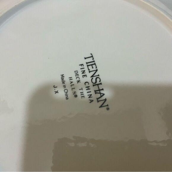 Tienshan DECK THE HALLS Set of 4 Dinner Plates Christmas Poinsettia Gold Rim - Picture 4 of 9